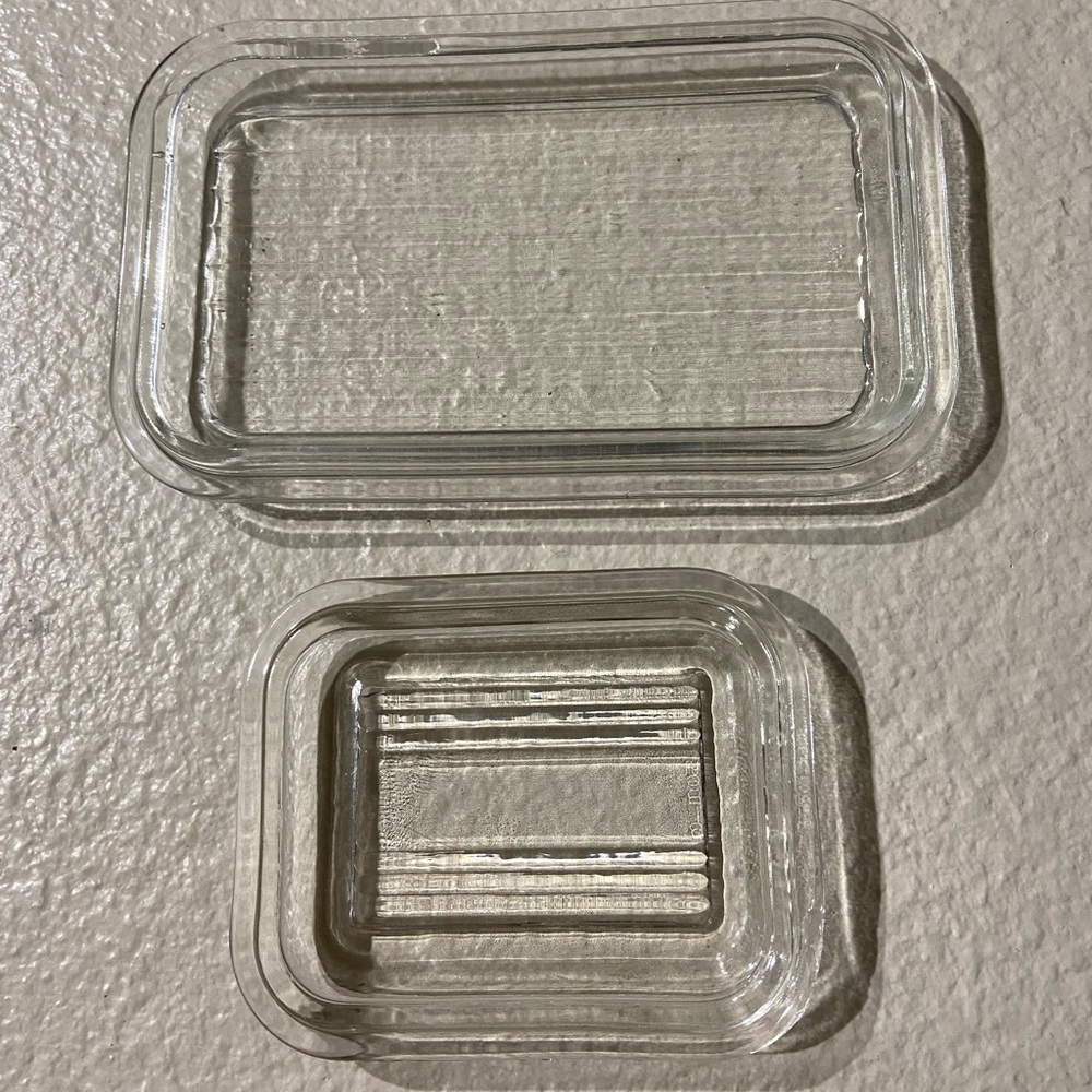 2 Pcs pyrex glass lids READ DESCRIPTIONS